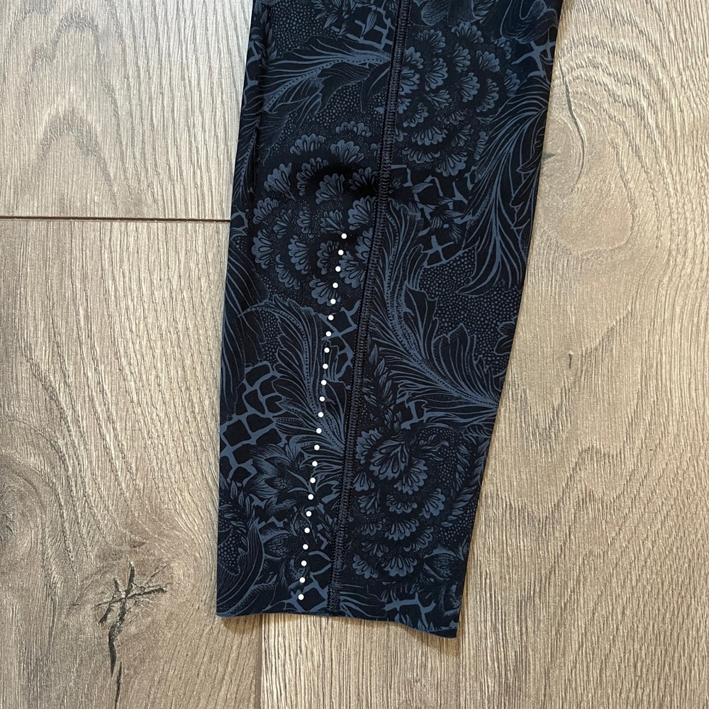 Lululemon Tight Stuff Tight II 25 Floral Baroque Black Grey Running Leggings 4 - Picture 4 of 5